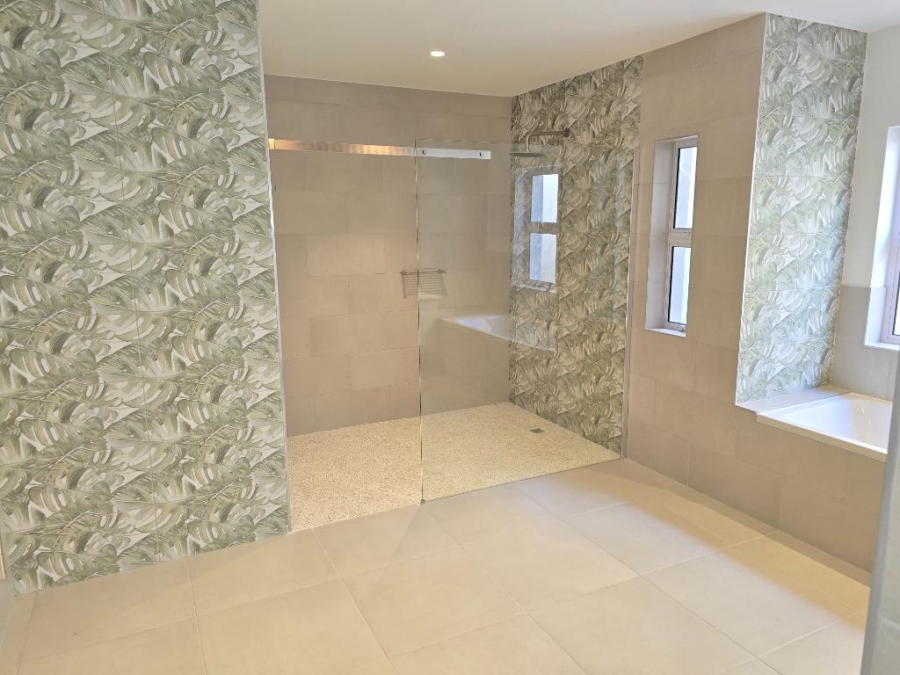 4 Bedroom Property for Sale in Whale Rock Heights Western Cape